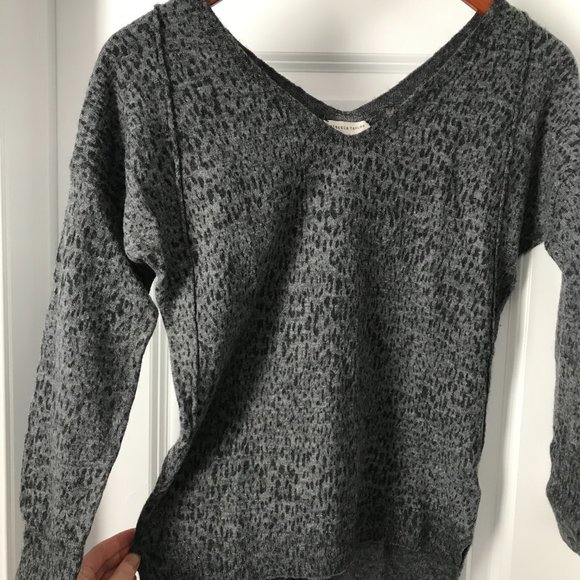 Rebecca Taylor Leopard Print V-Neck Sweater (M) - Picture 2 of 5